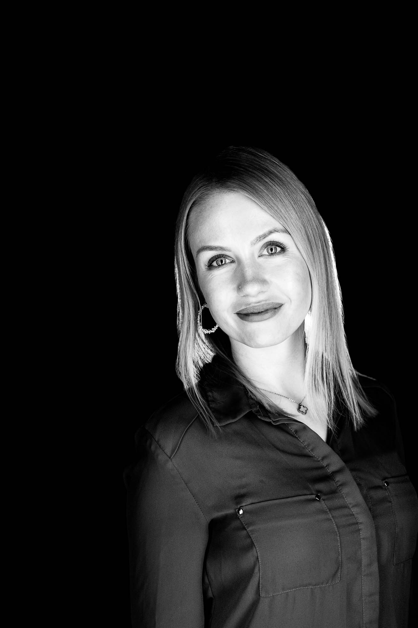 Export x3 Headshot  06530 Dez 01 2019 Bearbeitet 2 Headshots 2019  Miro Nicole Nadine